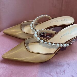 NWOT- Betsey Johnson Evey Pointed Toe Mesh Heels